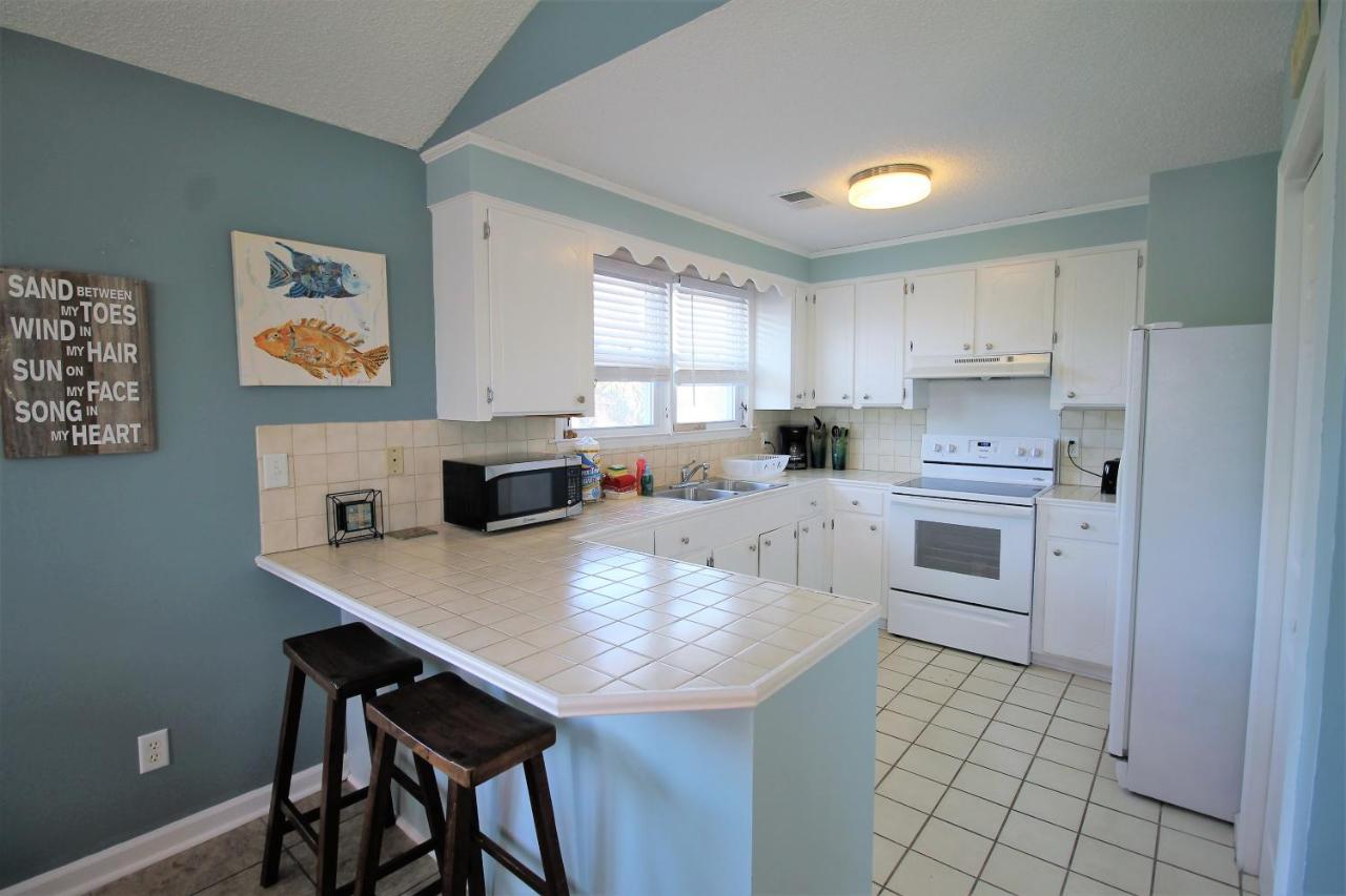 Salty Shack Unit C - Salty Shack - Dog Friendly Home - Across From The Beach - Central Location! Folly Beach Esterno foto