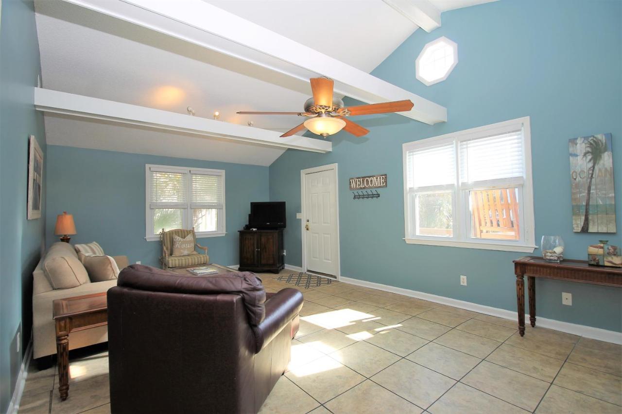 Salty Shack Unit C - Salty Shack - Dog Friendly Home - Across From The Beach - Central Location! Folly Beach Esterno foto