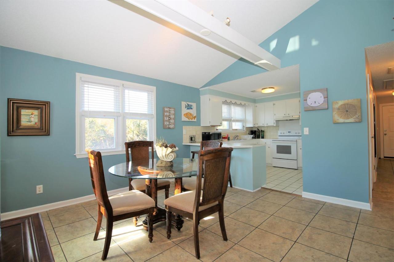 Salty Shack Unit C - Salty Shack - Dog Friendly Home - Across From The Beach - Central Location! Folly Beach Esterno foto