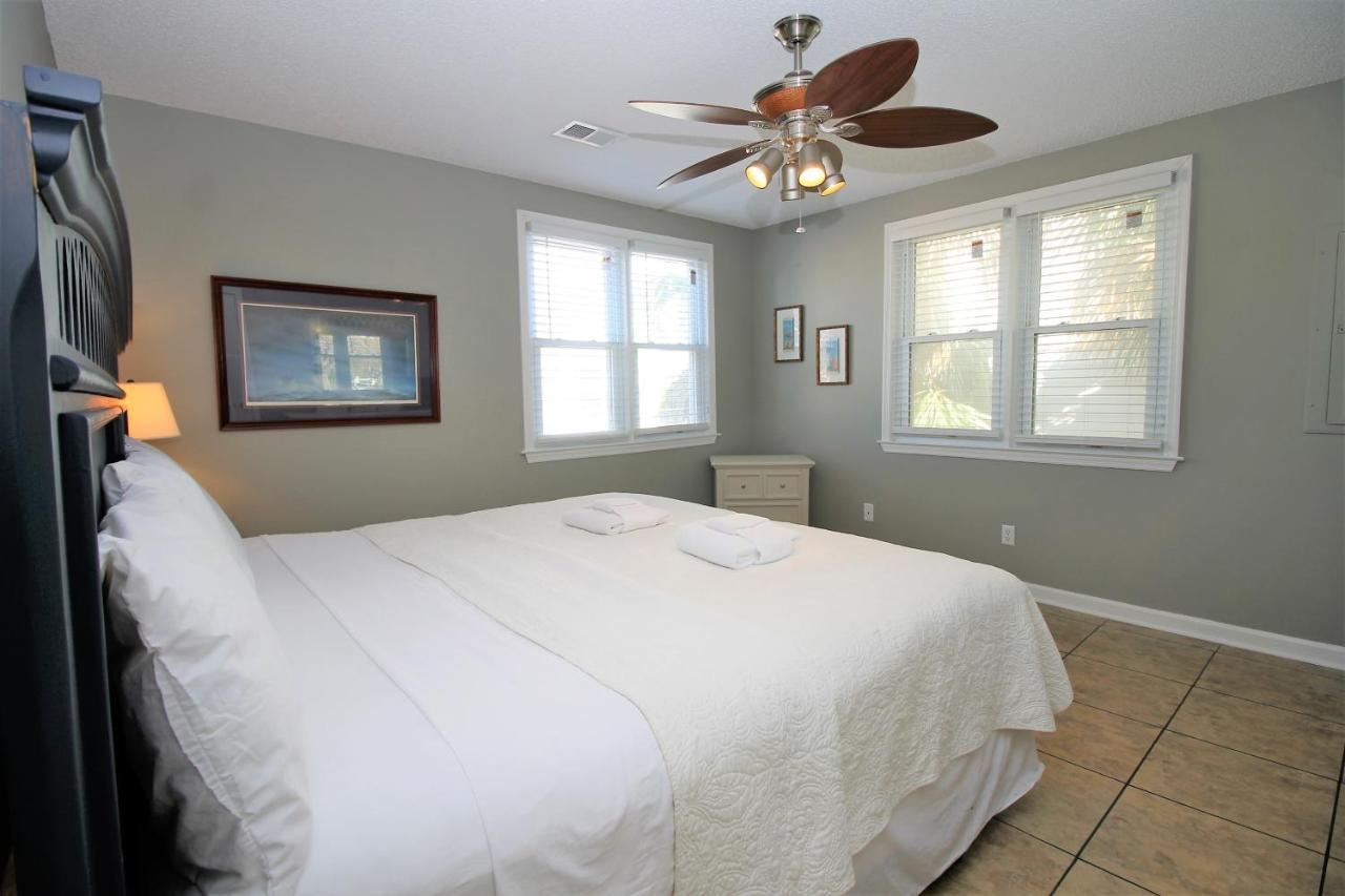 Salty Shack Unit C - Salty Shack - Dog Friendly Home - Across From The Beach - Central Location! Folly Beach Esterno foto