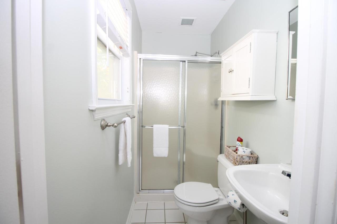Salty Shack Unit C - Salty Shack - Dog Friendly Home - Across From The Beach - Central Location! Folly Beach Esterno foto