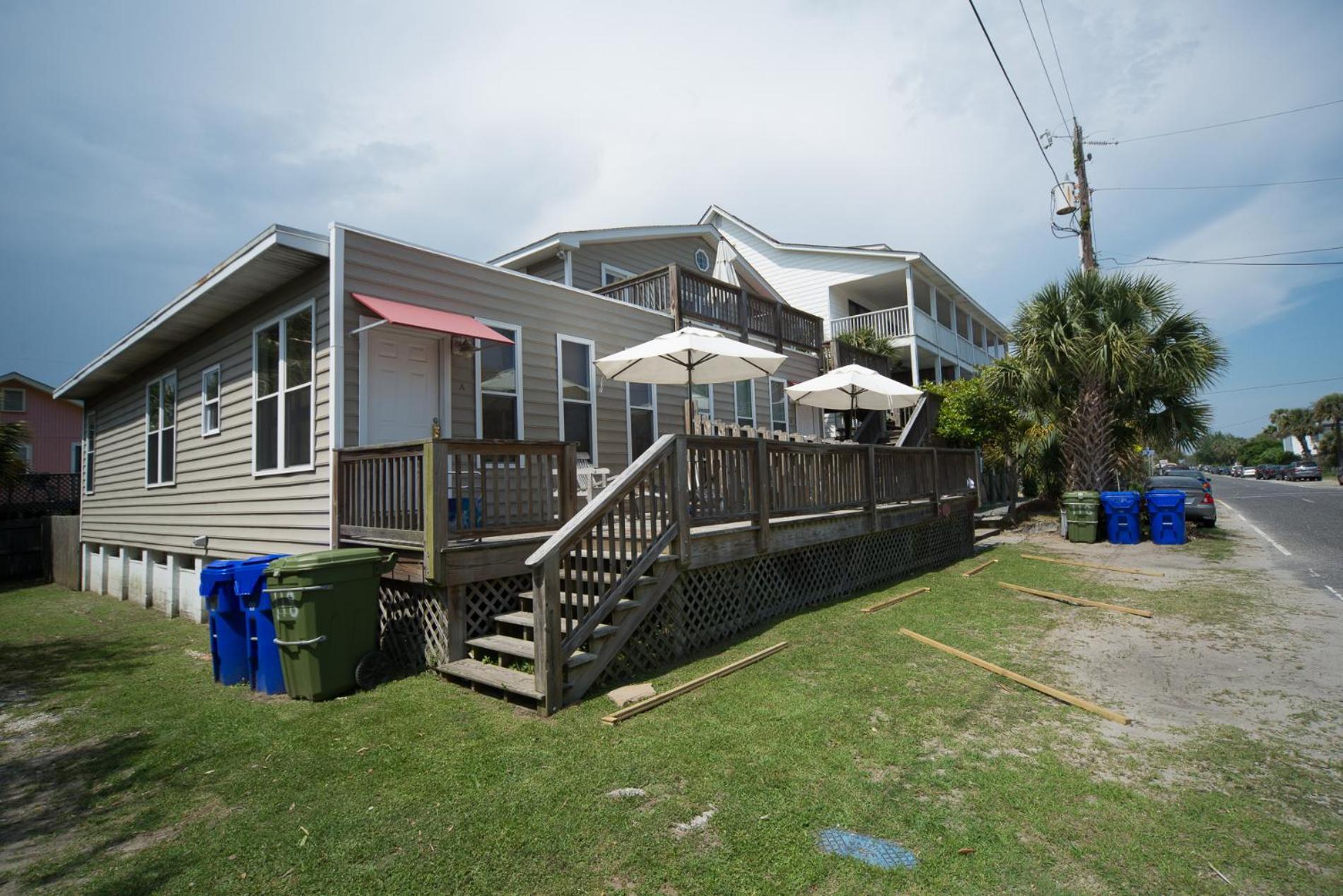 Salty Shack Unit C - Salty Shack - Dog Friendly Home - Across From The Beach - Central Location! Folly Beach Camera foto